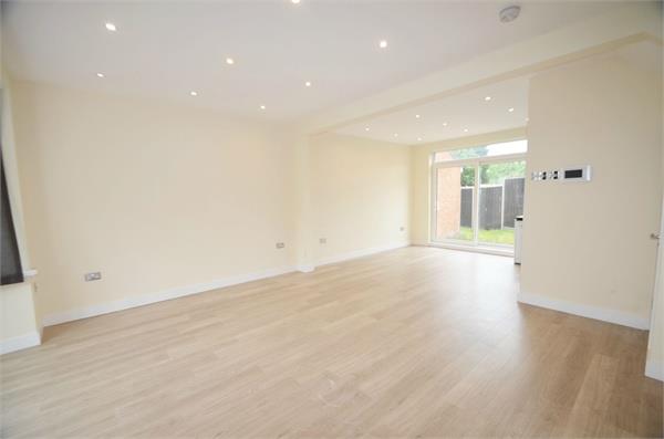 Maxwelton Close, Mill Hill